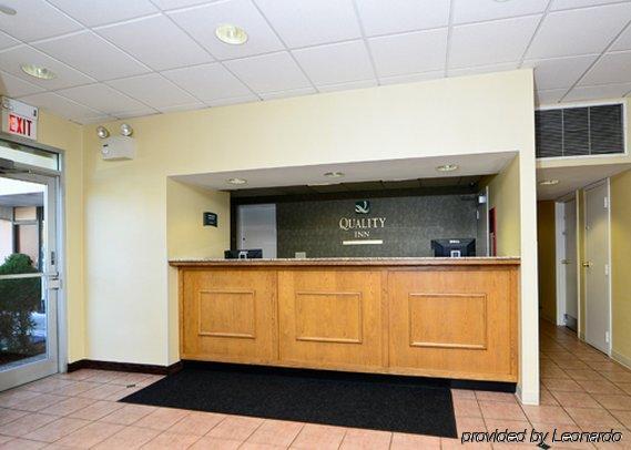 Quality Inn East Haven - New Haven Interior photo